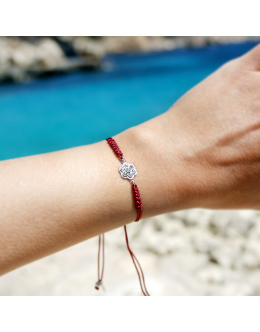 Pulsera de plata con botón mallorquín y macramé