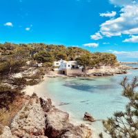 La cala más fotografiada de Mallorca.
.
The most photographed cove in Mallorca.

📷 @stella_fox

#lifestylemallorca #mallorcatraveltips #travelgram #mallorcagram #mallorcaparadise #mallorcaisland #mallorcamola #inlovewithmallorca #slowlife #mallorcalife #summerlife #mallorcamood #mallorcastyle #ilovemallorca #beachvibes #loves_balears #igersbalears #instaviajeros #instanaturelovers #total_baleares #spain #calagat #catcove #catsofinstagram #travel #travelgram #holiday #europetravel #beautifuldestinations #cove